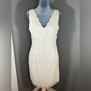 Ann Taylor Scalloped Lace Sheath Dress Size 8 Ivory White
